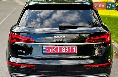Позашляховик / Кросовер Audi Q5 2021 в 