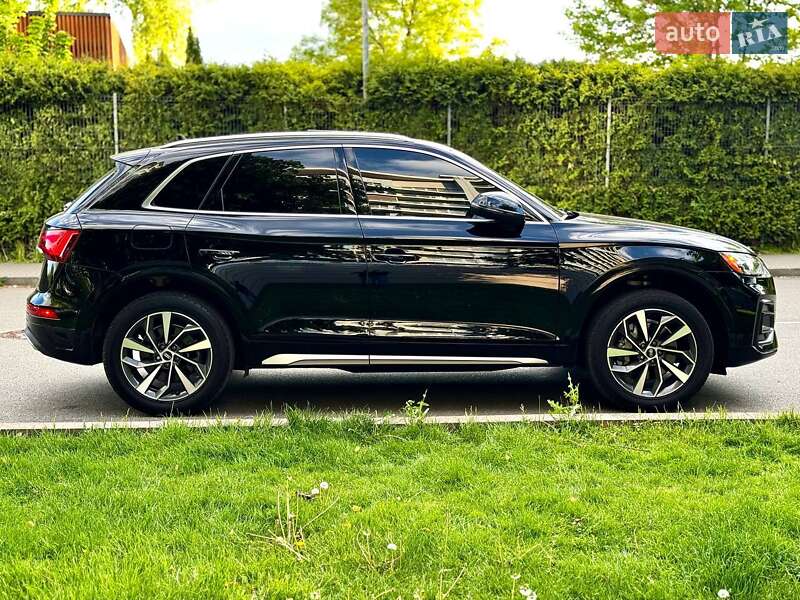 Внедорожник / Кроссовер Audi Q5 2021 в Киеве