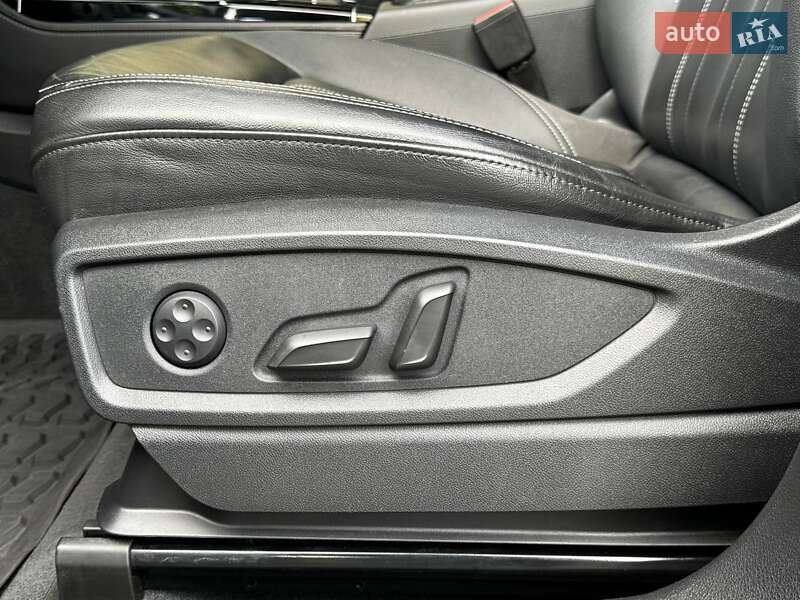 Внедорожник / Кроссовер Audi Q5 2021 в Киеве