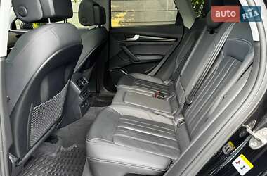 Позашляховик / Кросовер Audi Q5 2021 в 