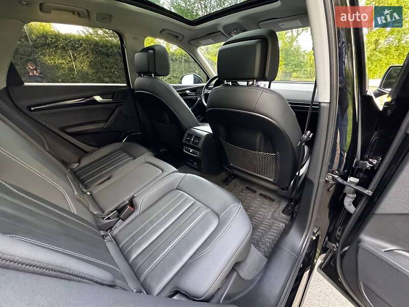 Внедорожник / Кроссовер Audi Q5 2021 в Киеве