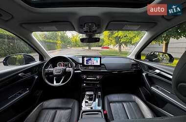 Позашляховик / Кросовер Audi Q5 2021 в 