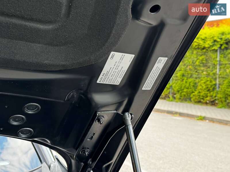 Внедорожник / Кроссовер Audi Q5 2021 в Киеве