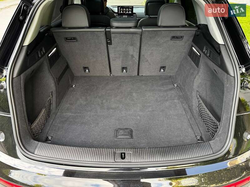 Внедорожник / Кроссовер Audi Q5 2021 в Киеве