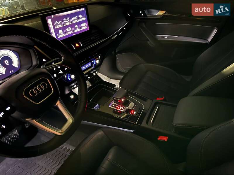Внедорожник / Кроссовер Audi Q5 2021 в Киеве