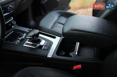 Позашляховик / Кросовер Audi Q5 2017 в 