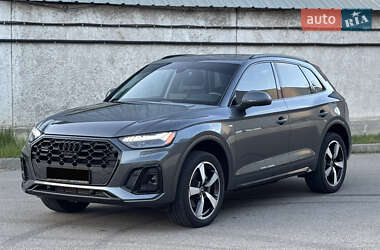 Внедорожник / Кроссовер Audi Q5 2021 в 