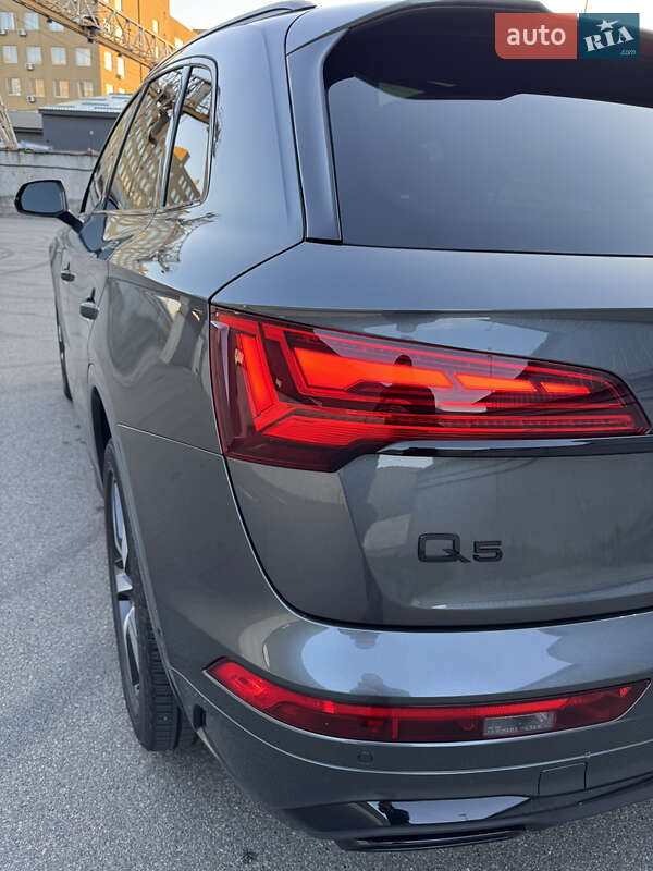 Внедорожник / Кроссовер Audi Q5 2021 в Киеве