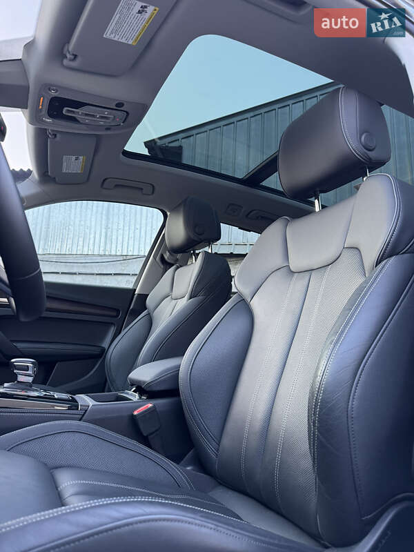 Внедорожник / Кроссовер Audi Q5 2021 в Киеве