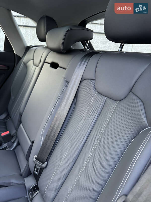 Внедорожник / Кроссовер Audi Q5 2021 в Киеве