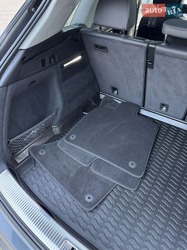 Внедорожник / Кроссовер Audi Q5 2021 в Киеве