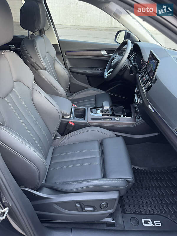 Внедорожник / Кроссовер Audi Q5 2021 в Киеве