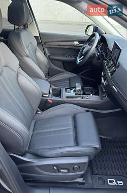 Внедорожник / Кроссовер Audi Q5 2021 в 