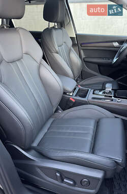 Внедорожник / Кроссовер Audi Q5 2021 в 