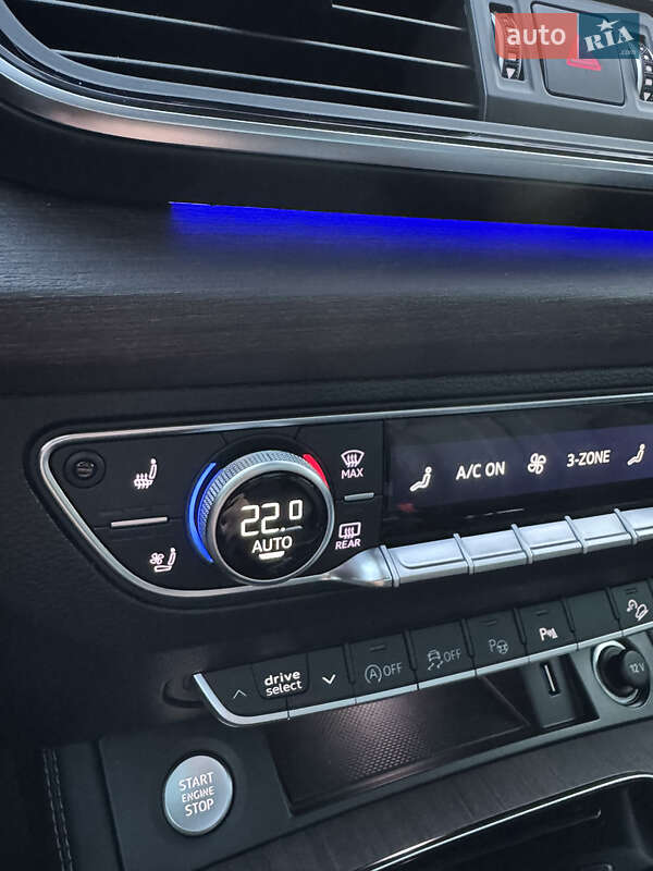 Внедорожник / Кроссовер Audi Q5 2021 в Киеве
