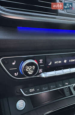 Внедорожник / Кроссовер Audi Q5 2021 в 