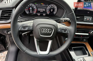 Внедорожник / Кроссовер Audi Q5 2022 в 