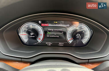 Внедорожник / Кроссовер Audi Q5 2022 в 