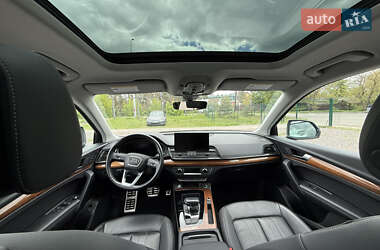 Внедорожник / Кроссовер Audi Q5 2021 в 
