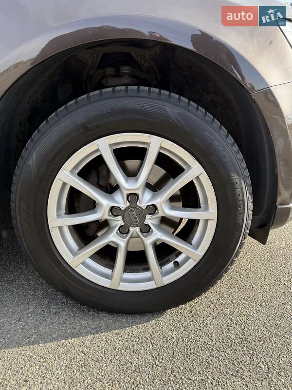 Внедорожник / Кроссовер Audi Q5 2011 в Киеве