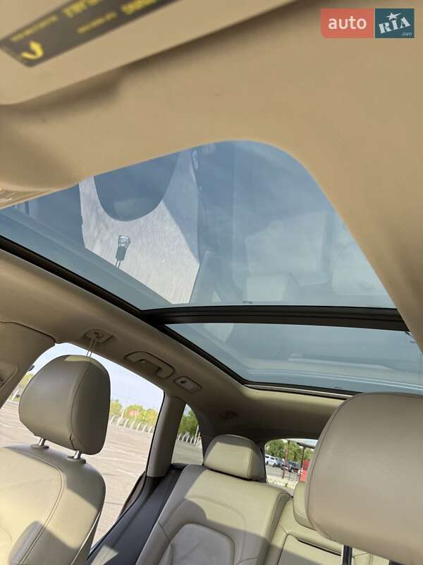 Внедорожник / Кроссовер Audi Q5 2011 в Киеве