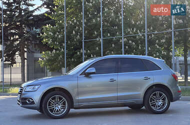 Позашляховик / Кросовер Audi Q5 2011 в 