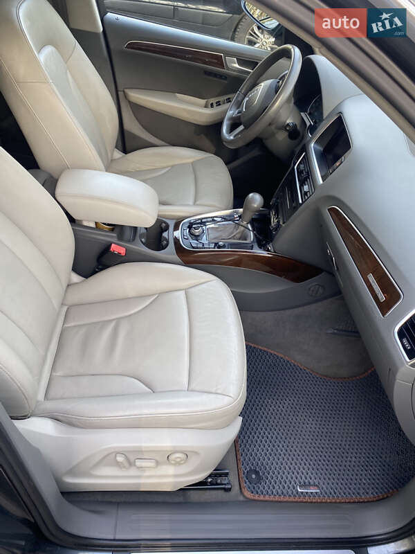 Позашляховик / Кросовер Audi Q5 2012 в Львові