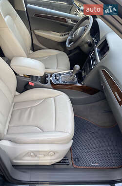 Внедорожник / Кроссовер Audi Q5 2012 в 