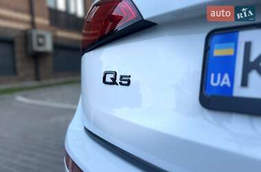 Позашляховик / Кросовер Audi Q5 2015 в 