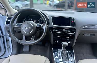 Позашляховик / Кросовер Audi Q5 2015 в 