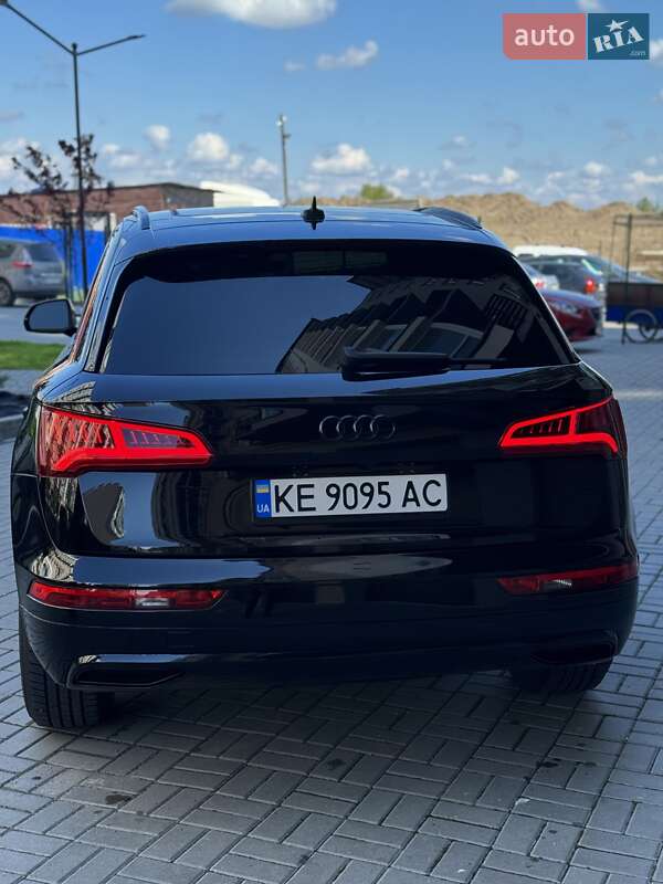 Позашляховик / Кросовер Audi Q5 2017 в Києві