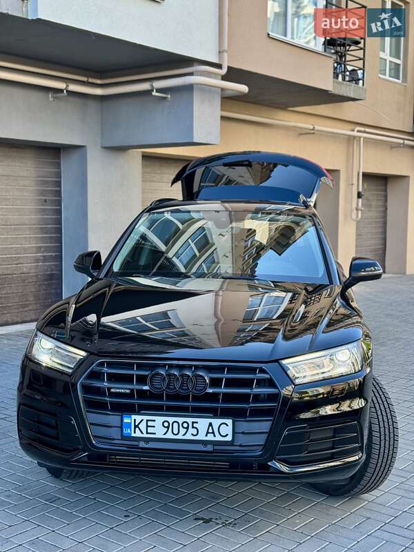 Позашляховик / Кросовер Audi Q5 2017 в Києві