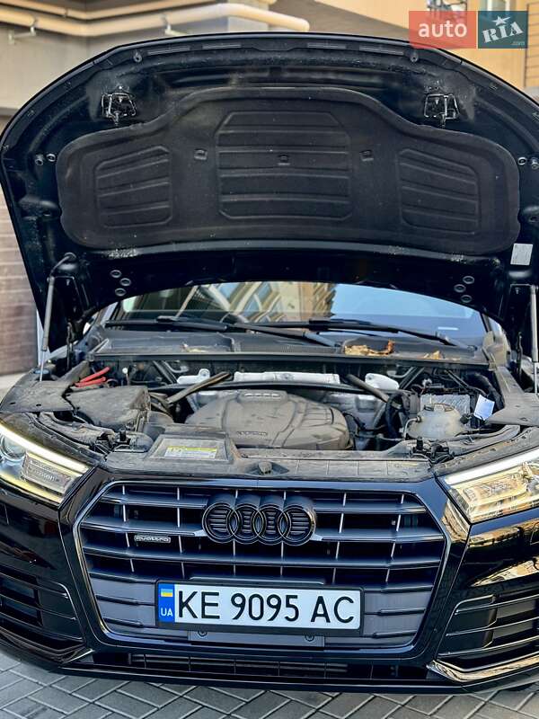 Позашляховик / Кросовер Audi Q5 2017 в Києві