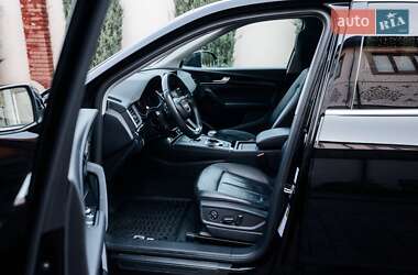 Позашляховик / Кросовер Audi Q5 2020 в 