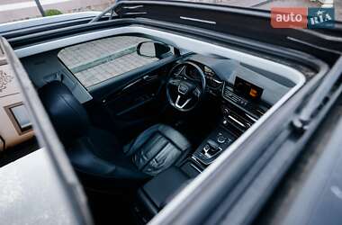Позашляховик / Кросовер Audi Q5 2020 в 