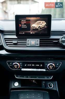 Позашляховик / Кросовер Audi Q5 2020 в 