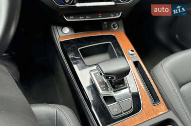 Внедорожник / Кроссовер Audi Q5 2020 в 