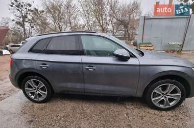 Позашляховик / Кросовер Audi Q5 2019 в 