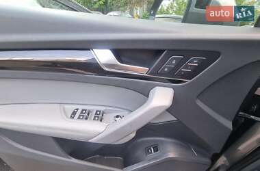 Позашляховик / Кросовер Audi Q5 2019 в 