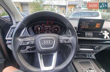 Позашляховик / Кросовер Audi Q5 2019 в 