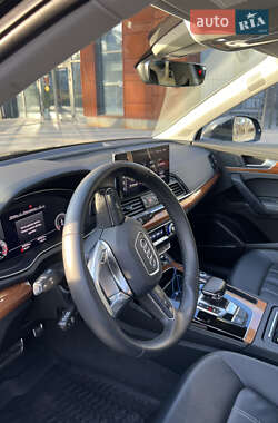 Внедорожник / Кроссовер Audi Q5 2021 в 
