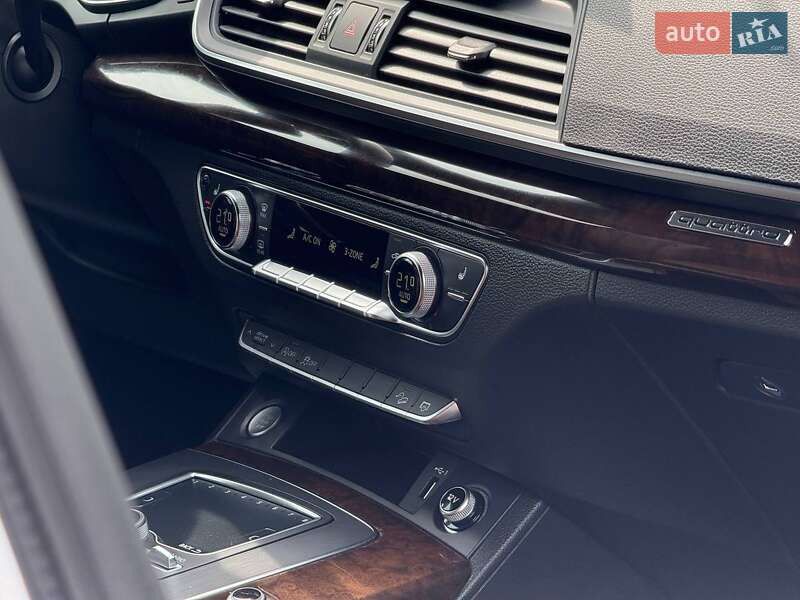Позашляховик / Кросовер Audi Q5 2018 в Чернівцях