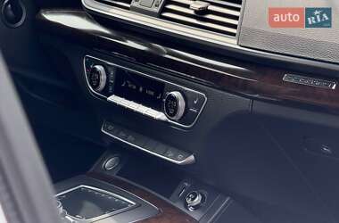 Внедорожник / Кроссовер Audi Q5 2018 в 