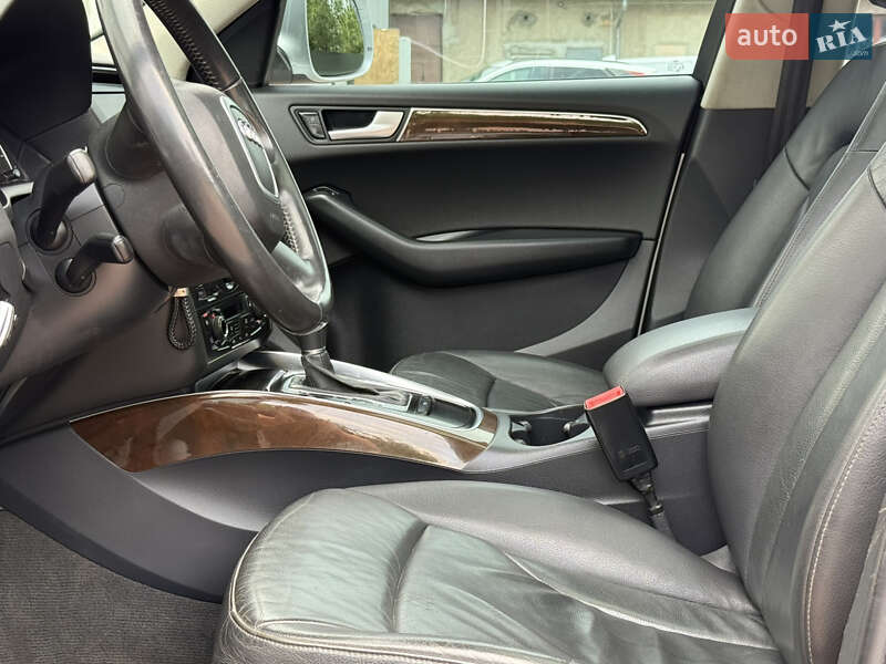 Позашляховик / Кросовер Audi Q5 2010 в Дрогобичі