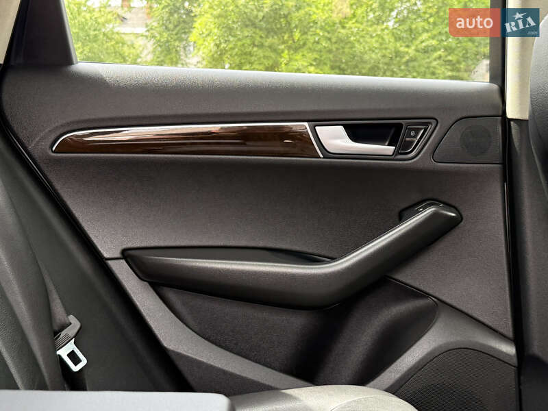 Позашляховик / Кросовер Audi Q5 2010 в Дрогобичі