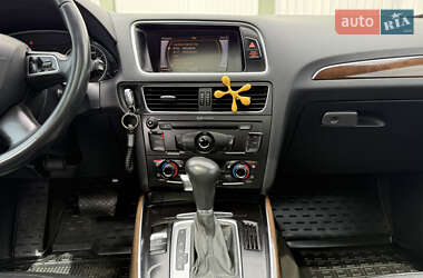 Внедорожник / Кроссовер Audi Q5 2010 в 