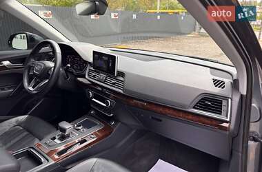 Внедорожник / Кроссовер Audi Q5 2018 в 