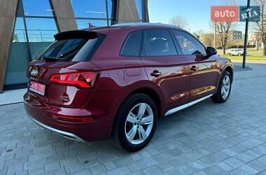 Внедорожник / Кроссовер Audi Q5 2018 в 