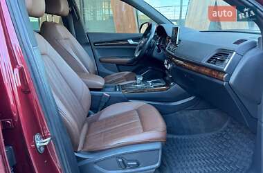 Внедорожник / Кроссовер Audi Q5 2018 в 