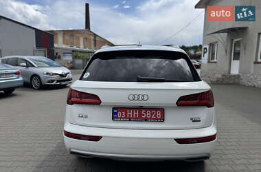 Позашляховик / Кросовер Audi Q5 2018 в 
